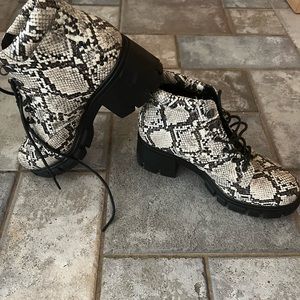 DL Dirty Laundry Booties